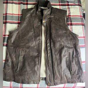 Guide gear XL men’s leather zip up vest with wool insulation